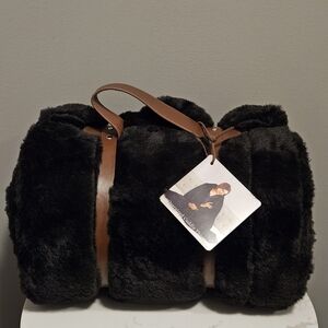 Cozy Haven Luxurious Black Faux Fur Throw Blanket